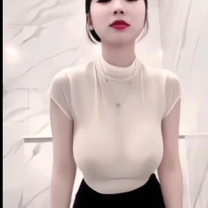 骚起来没边，手+振动棒+假鸡巴，上个厕所用了好久